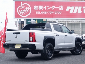 トライトン三菱ピックアップトラック　トライトン