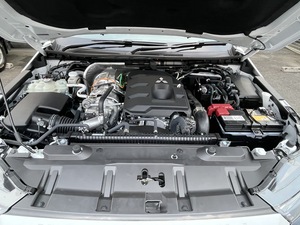 トライトントライトン　リフトアップ　トライトン新車コンプリート