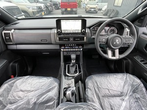 トライトントライトン　リフトアップ　トライトン新車コンプリート