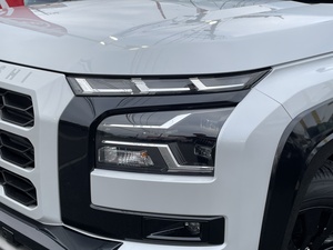 トライトントライトン　リフトアップ　トライトン新車コンプリート