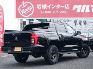 トライトン三菱ピックアップトラック　トライトン