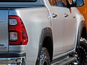 ハイラックス安全装備 新型マイナーチェンジ ハイラックス