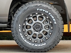ランクルプラド特別仕様車　マットブラックエディション