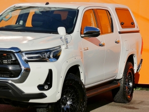 ハイラックスキャンプ　アウトドア　レジャー　４ＷＤ　ＳＵＶ