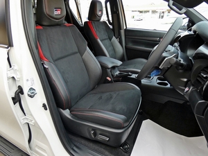 ハイラックスGRスポーツ 新型ハイラックスGR-SPORT