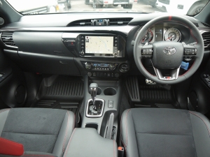 ハイラックスGRスポーツ 新型ハイラックスGR-SPORT