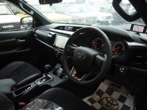 ハイラックスGRスポーツ 新型ハイラックスGR-SPORT