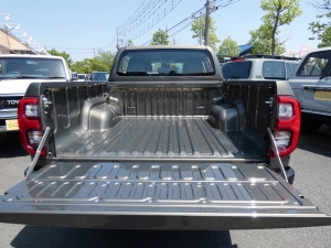 ハイラックス新車ハイラックス　オキサイドブロンズメタリック