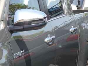 ハイラックス新車ハイラックス　オキサイドブロンズメタリック
