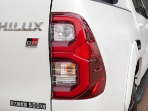 ハイラックス一部改良モデル 新型ハイラックス　GR-SPORT