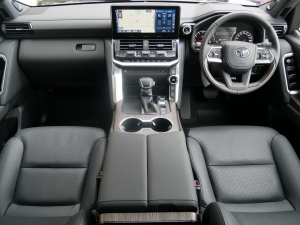 ランドクルーザー３００新型ランクル300　ZX　ガソリンツインターボ