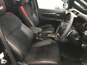 ハイラックスGRスポーツ 新型ハイラックスGR-SPORT