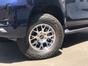 ハイラックス新車カスタムコンプリートパッケージ