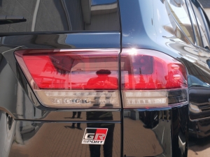 ランドクルーザー３００新型ランクル300　GRスポーツ　クリーンディーゼルツインターボ
