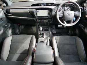 ハイラックスGRスポーツ 新型ハイラックスGR-SPORT