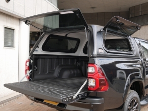 ハイラックスGRスポーツ 新型ハイラックスGR-SPORT