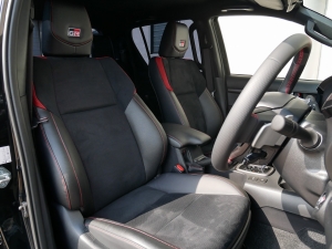 ハイラックスGRスポーツ 新型ハイラックスGR-SPORT