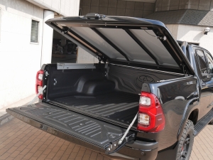 ハイラックスGRスポーツ 新型ハイラックスGR-SPORT