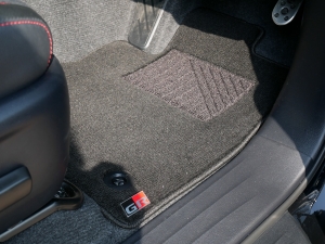 ハイラックスGRスポーツ 新型ハイラックスGR-SPORT