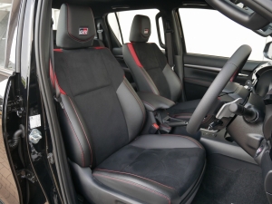 ハイラックスGRスポーツ 新型ハイラックスGR-SPORT