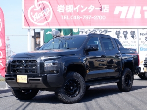 トライトン三菱ピックアップトラック　トライトン