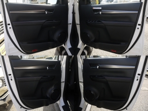ハイラックス新車コンプリートトラック　SUV