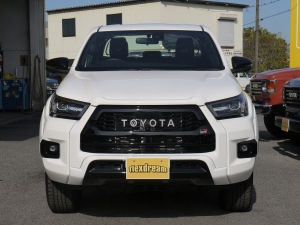ハイラックス新車コンプリートトラック　SUV