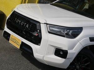ハイラックス新車コンプリートトラック　SUV