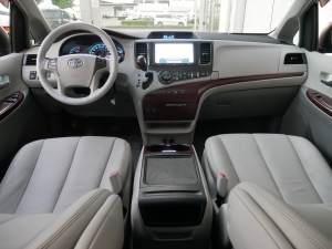 シエナ新車並行　2013年モデル