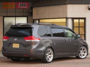 シエナ新車並行　2013年モデル