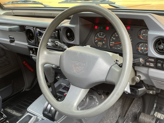ランドクルーザー70 純正ハンドル　塗装 ランクル70純正カラー FRPトップ オートマ カスタムカー