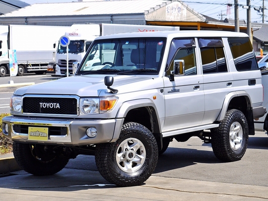 ランクル70再販モデル シルバー TOYOTA文字グリル