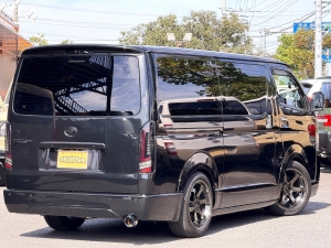 ハイエースＶアウトドア　キャンプ　車中泊　バンライフ　１BOX　ベッド　キャンピングカー