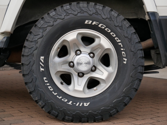 トヨタ　ランドクルーザー70 HZJ70系 純正マッドガード　ZX 楽天市場】【トヨタ純正】 ランクル70 ランドクルーザー 70系