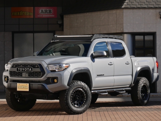 タコマ新車並行　2019年モデル　リフトアップ