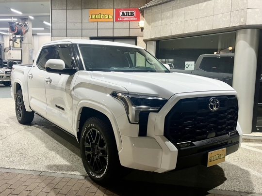 タンドラ新車並行　自社輸入　2023年モデル