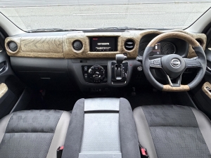 キャラバンキャラバンマイルーム　車中泊のできる街乗り仕様車